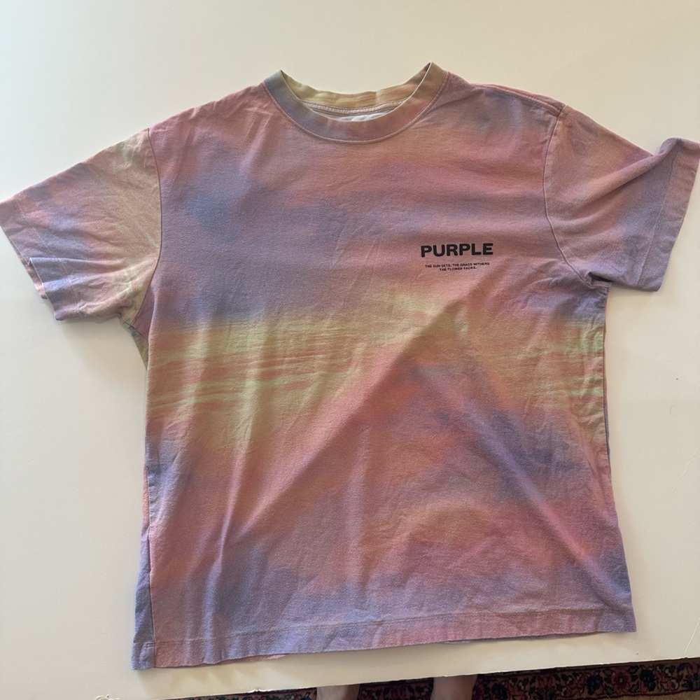 Purple men’s graphic t shirt - great condition
